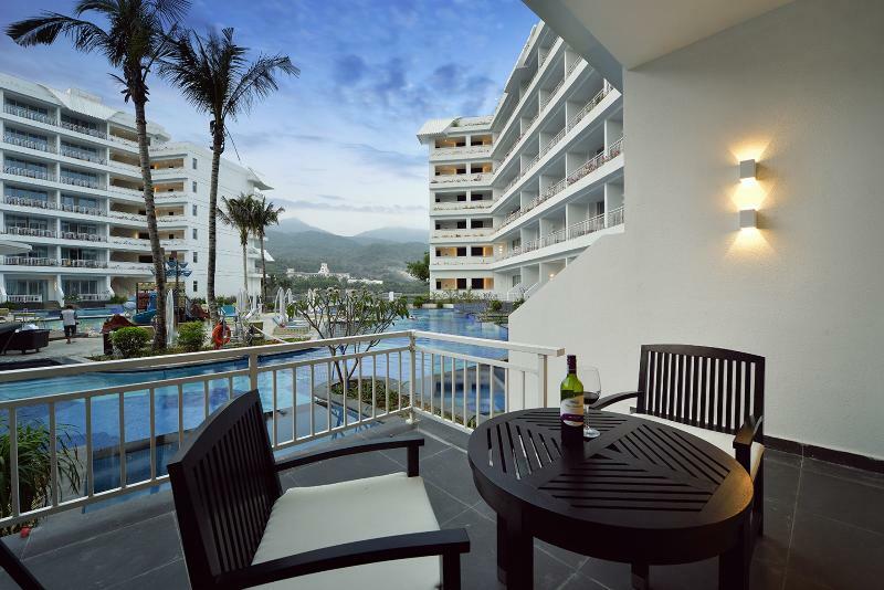 Palace Resort Yalong Bay Sanya Luoyushangcun Extérieur photo